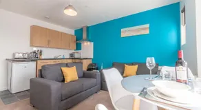 Fiveway Apartments - Image 5