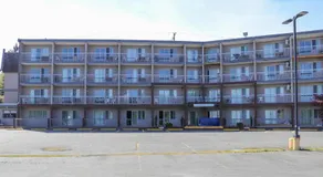 The Waterfront Suites and Marina - Image 5