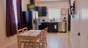 Modern New Build Home 5 min from downtown - Image 5