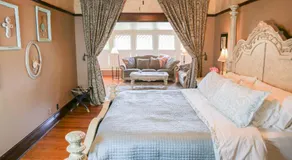 Iron Horse Inn - Image 2