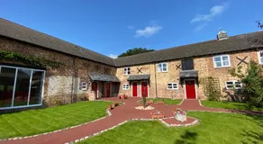 Caer Fedwen Barns Cariad Spacious self catering 3 bed Group Getaway Luxury Cottage with Private Hot Tub - Image 5