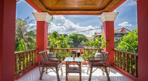Side Walk Hotel - Image 4