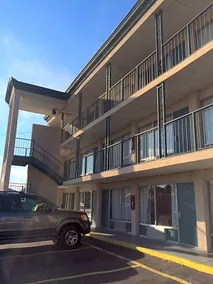 All Day Inn - Image 4