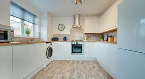 Cookson Apartments Cosy Staycation City Break Stay - Image 2