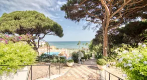 Lovely beachfront apartment in Calahonda - Image 4