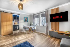 Luxury 1BR Central Apartment on Rose Street - WiFi - Image 2