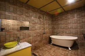 Suyu Solid Hotel - Image 2