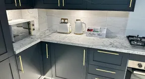 Modern 2 Bedroom House Near London City Airport, Excel, O2 & DLR with FREE Parking & Privet Entrance - Image 5