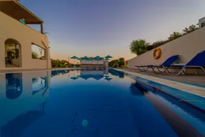 Amaryllis Beach House - Image 2