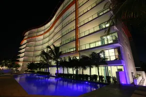 Silvershore Apartments on the Broadwater - Image 2