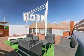 Hostel Neon Tenerife - Image 5