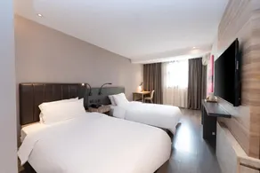 Hanting Premium Shanghai Jinyun Road Metro Station Hotel - Image 2