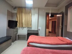 Monsoon Hotel - Image 4