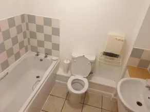 2 Bed Apartment B70 off M6 with free parking - Image 4