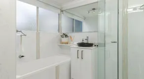 Heritage 302 - Image 2