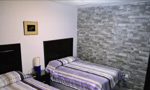 Hotel Laguna Inn - Image 4