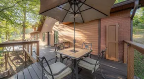 Luxury Rock Creek Cabin w Deck by Lake Hamilton - Image 5