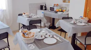 F.A.M. ROOMS - Image 2