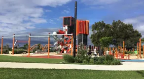 Discover Warilla - Bright and Airy Townhouse near the Beach and Lake - Image 4
