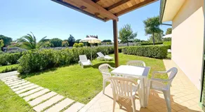 Residence with swimming pool in Mazzanta just 600 meters from the beach - Image 5