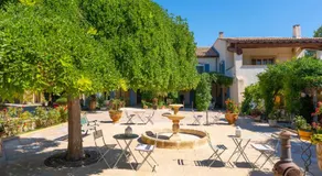 Belle villa provençale et dépendances dans un domaine de 2 Ha piscine, sauna, balnéo - Image 3