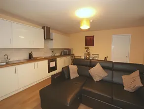 Central Hotel Cheltenham - Image 3