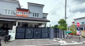 Rania Homestay With Private Pool Seri Iskandar Perak Near UTP UITM - Image 4