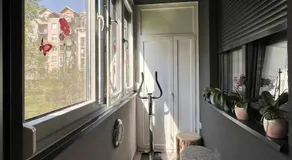 Cosy Home with Balcony, Netflix & Fast WiFi, Self Check-in - Image 4