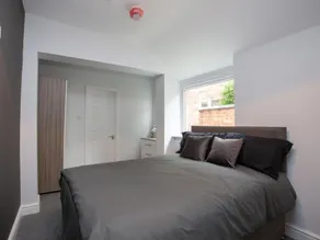 Crewe Rooms Ruskin Road - Image 5