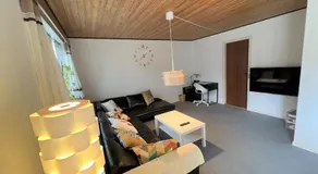 The Yellow House, Beach 5mins Drive, 3BR with free parking, Fast Fiber Internet - Image 2