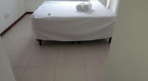 Apartamento térreo em hotel - Image 2