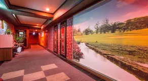 Shine Motel - Image 2