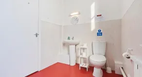 Bright, airy space with Parking and Netflix Apt 112 - Image 5