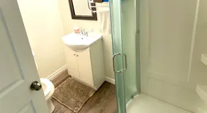 Luxury Suite - Image 5