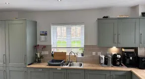 ADI Guest House Lurgan - Image 2