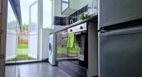 Tranquil Stays at 3 bedroom House in Dagenham - Image 5