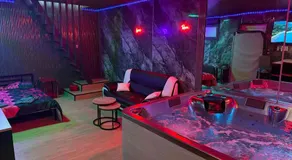 Love And Spa - Image 3