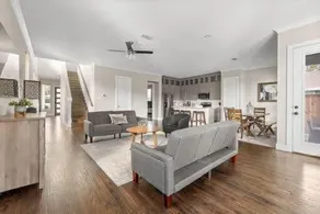 Trinity Groves Retreat - Large Modern 5 BR Home - Image 2