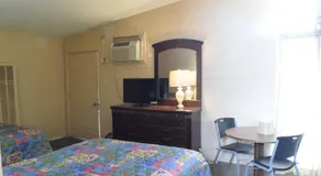 Imperial Motel - Image 2