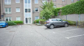 Thistle Apartments - King's Apartment - Image 2