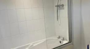 Private Room with own Bathroom and Parking - Image 2