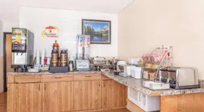 Super 8 by Wyndham Montgomery Maybrook - Image 3