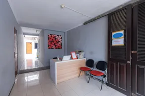 RedDoorz at Osuko Residence Sukomanunggal Jaya - Image 2
