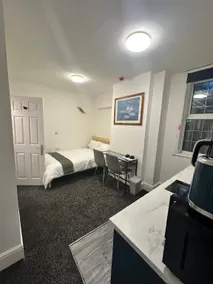 Room 5 NG3 2AZ - Image 2
