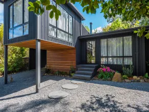 Camellia Grove Retreat - Image 4