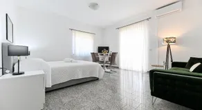 Apartments Martom - Image 2