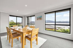 4 Bedroom House - Gorgeous View - Image 2