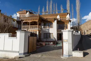 New Royal Guest House - Image 4
