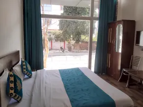 NV Palace - Best Hotel in Vrindavan Near Prem Mandir and Iskcon Temple with Private Parking - Image 1