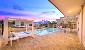 Allas Villa Heated Pool - Image 2